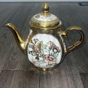 Elegant glass decorative floral teapot